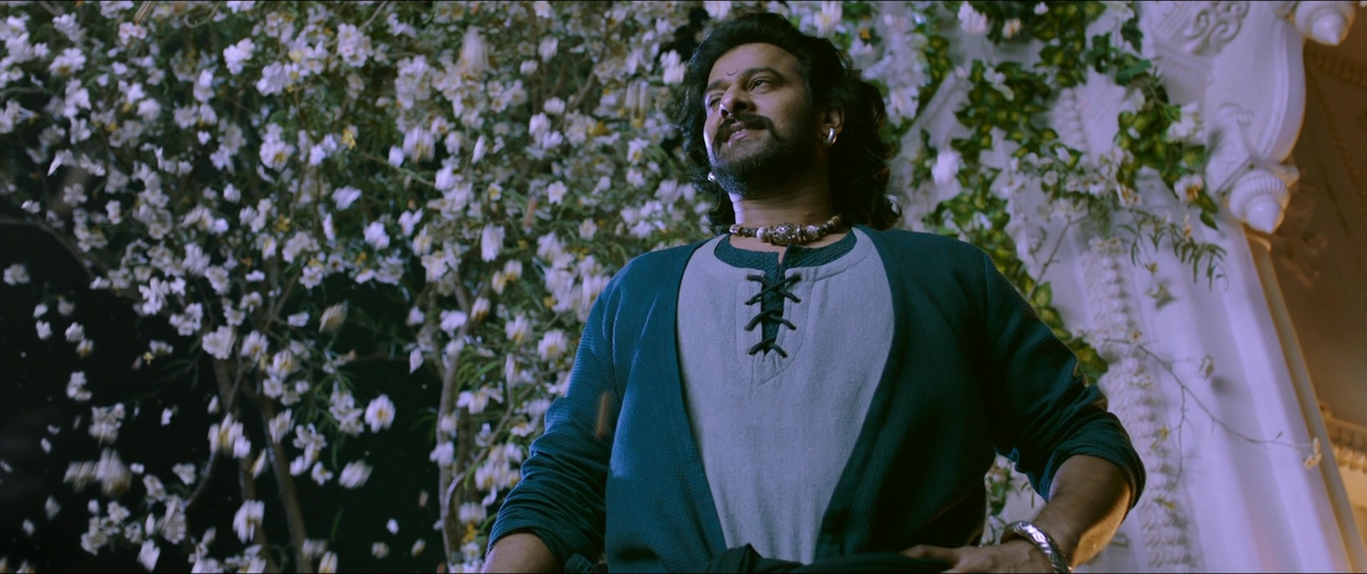 Bãhubali 2: The Conclusion (2017), wide, 2.38:1 — film still