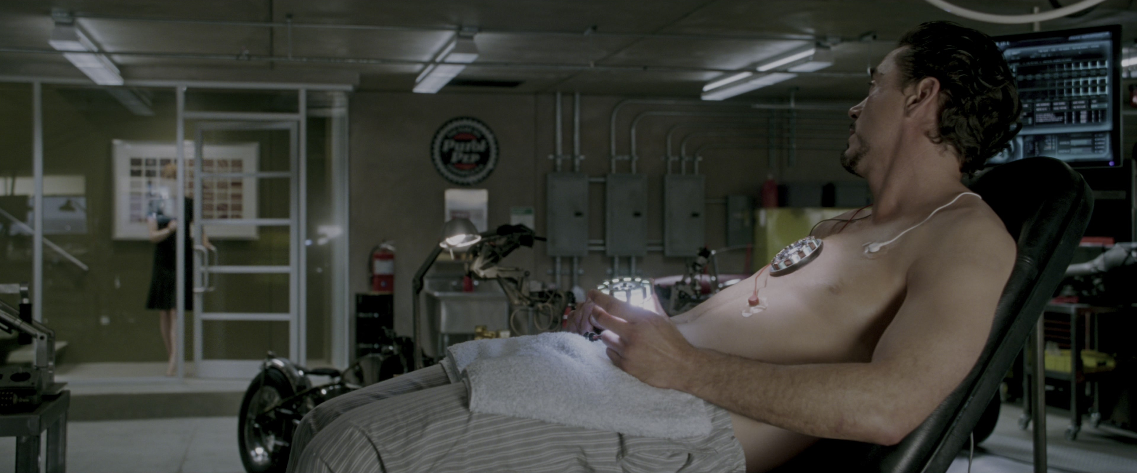 Iron Man (2008), wide, 2.40:1 — film still