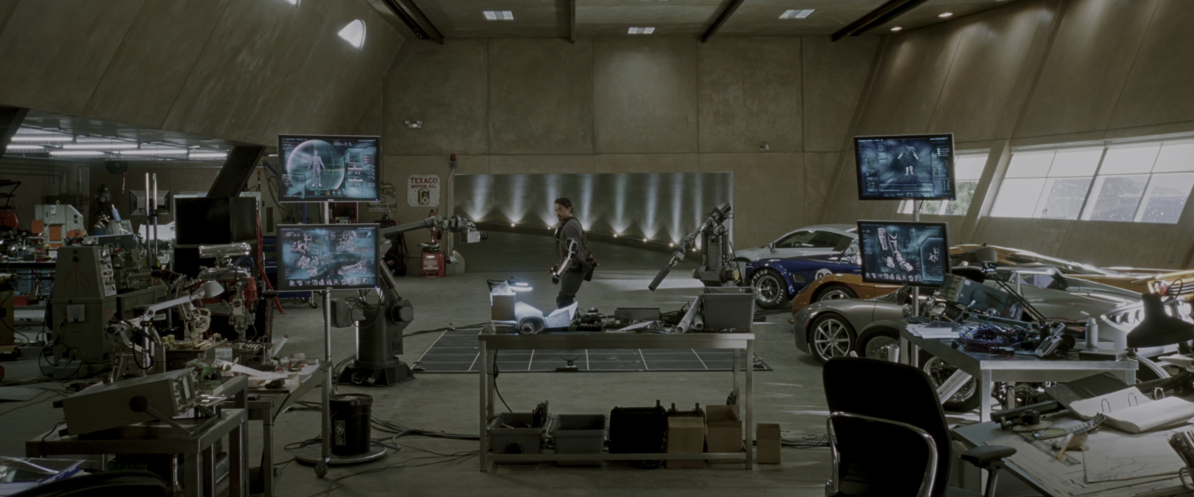 Iron Man (2008), wide, 2.40:1 — film still