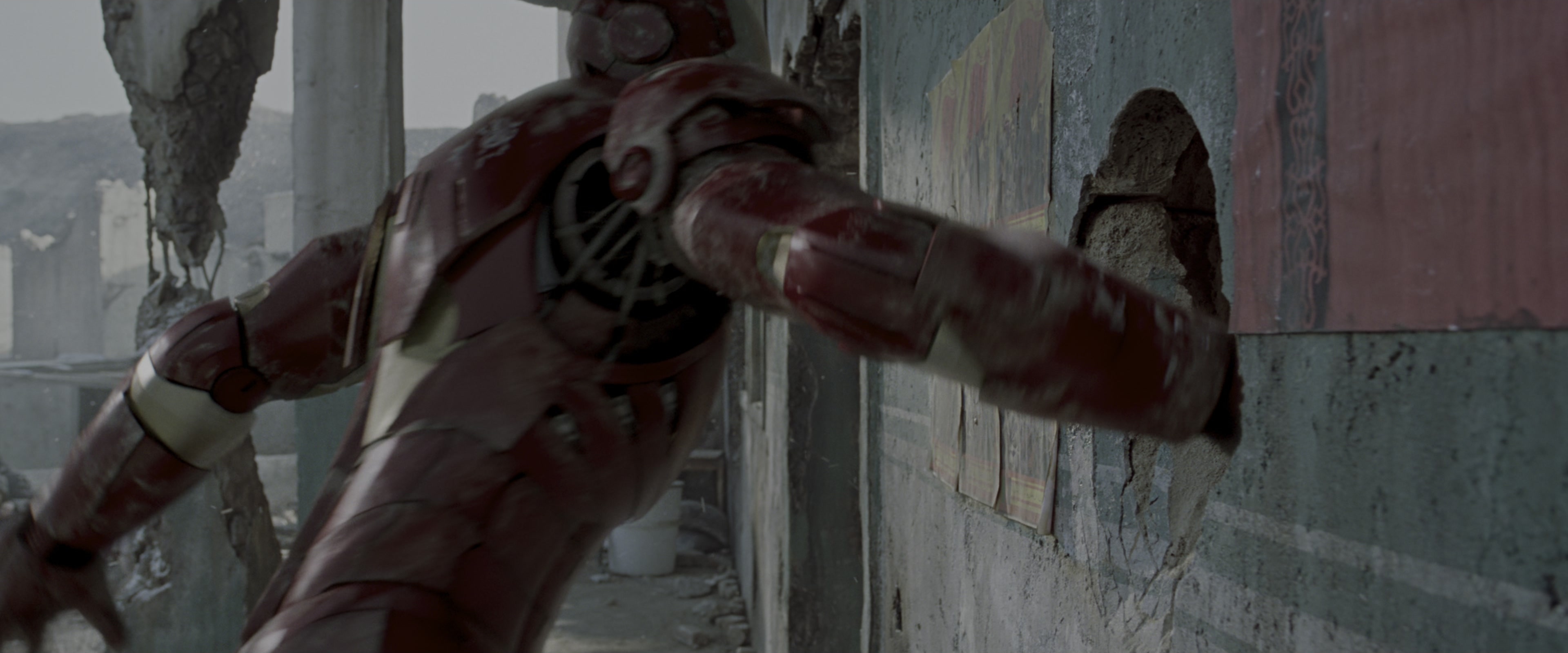 Iron Man (2008), wide, 2.40:1 — film still