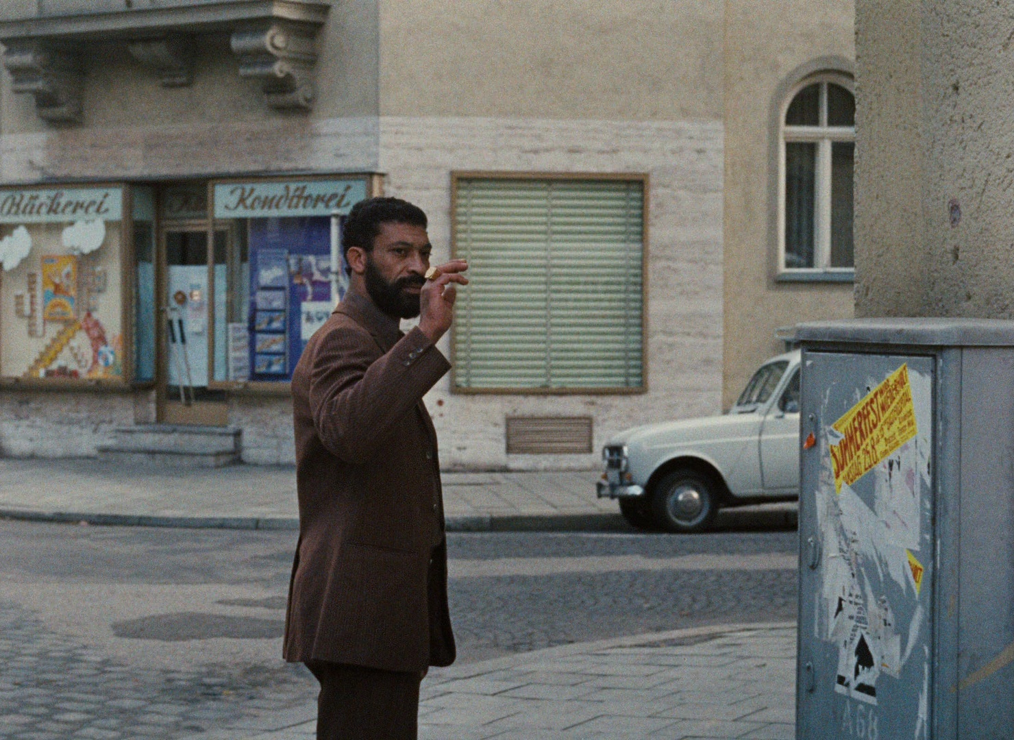 Angst essen Seele auf (1974), unknown, 1.37:1 — film still
