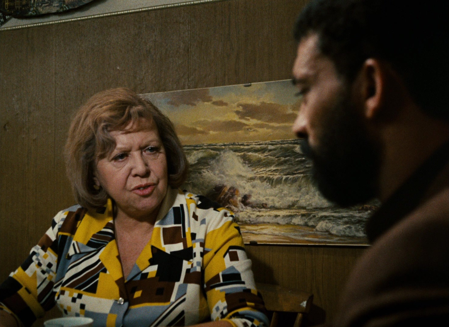 Angst essen Seele auf (1974), wide, 1.37:1 — film still