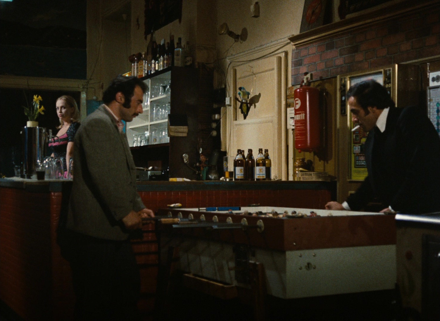 Angst essen Seele auf (1974), wide, 1.37:1 — film still