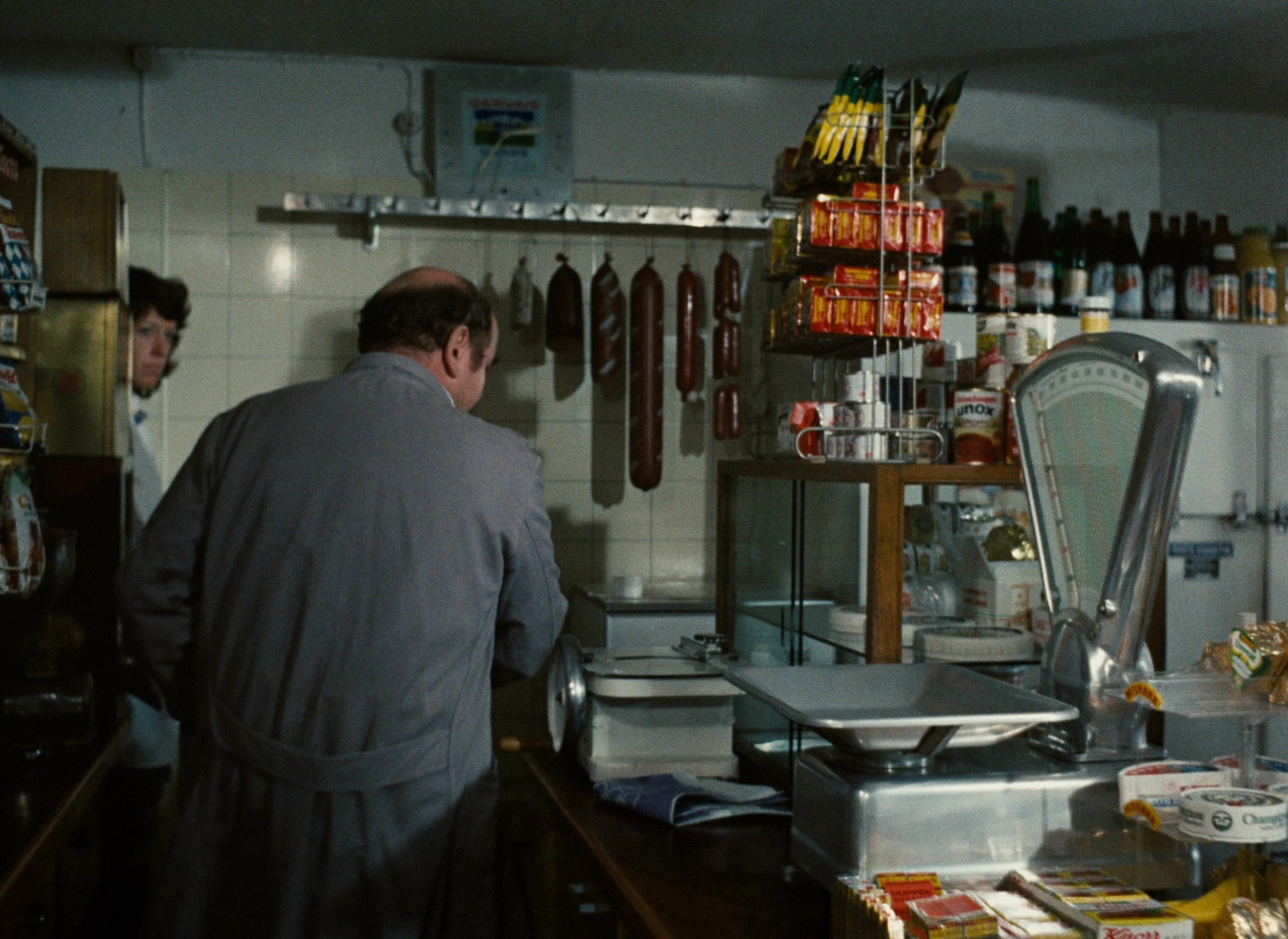 Angst essen Seele auf (1974), wide, 1.37:1 — film still