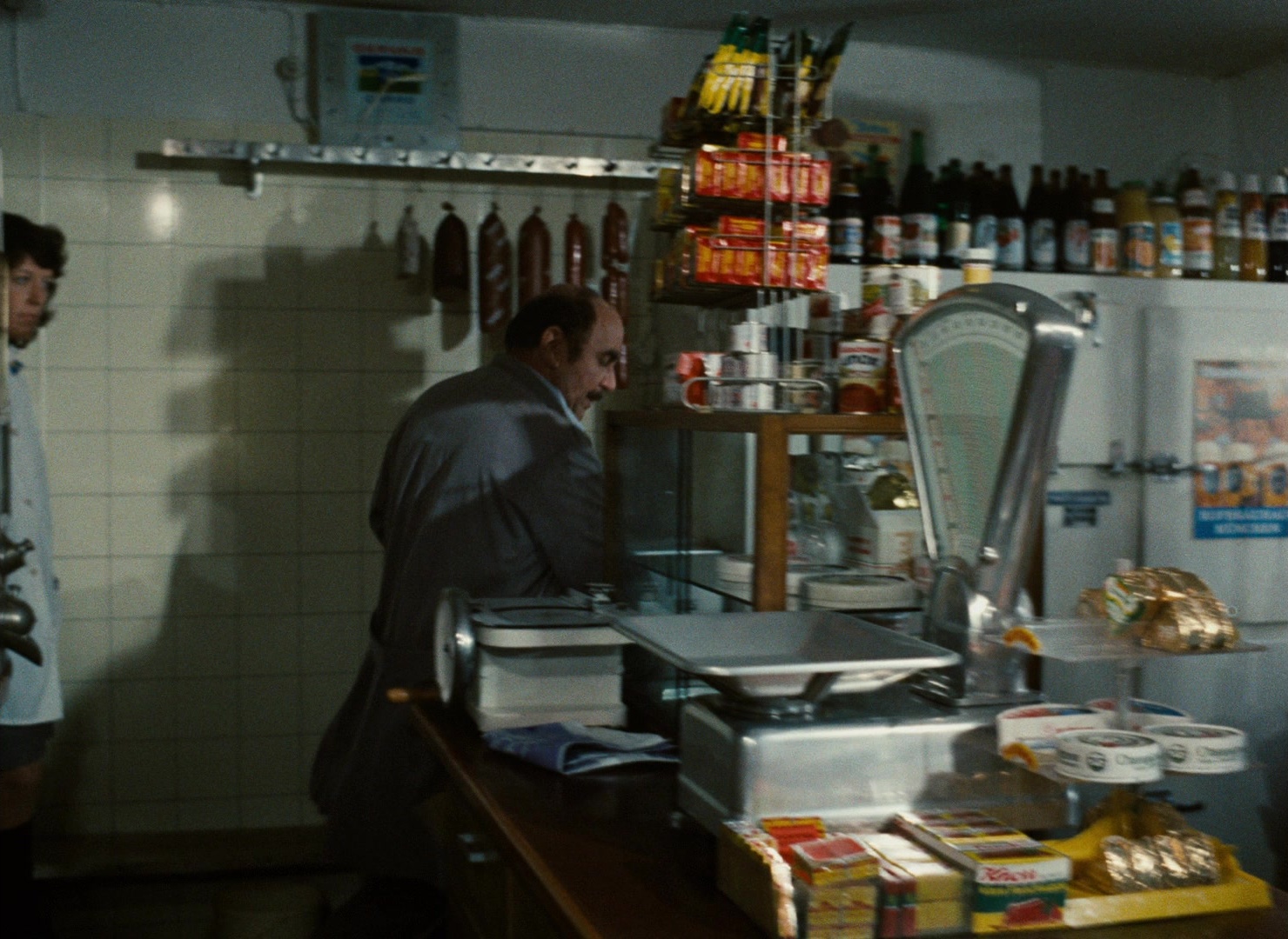 Angst essen Seele auf (1974), wide, 1.37:1 — film still