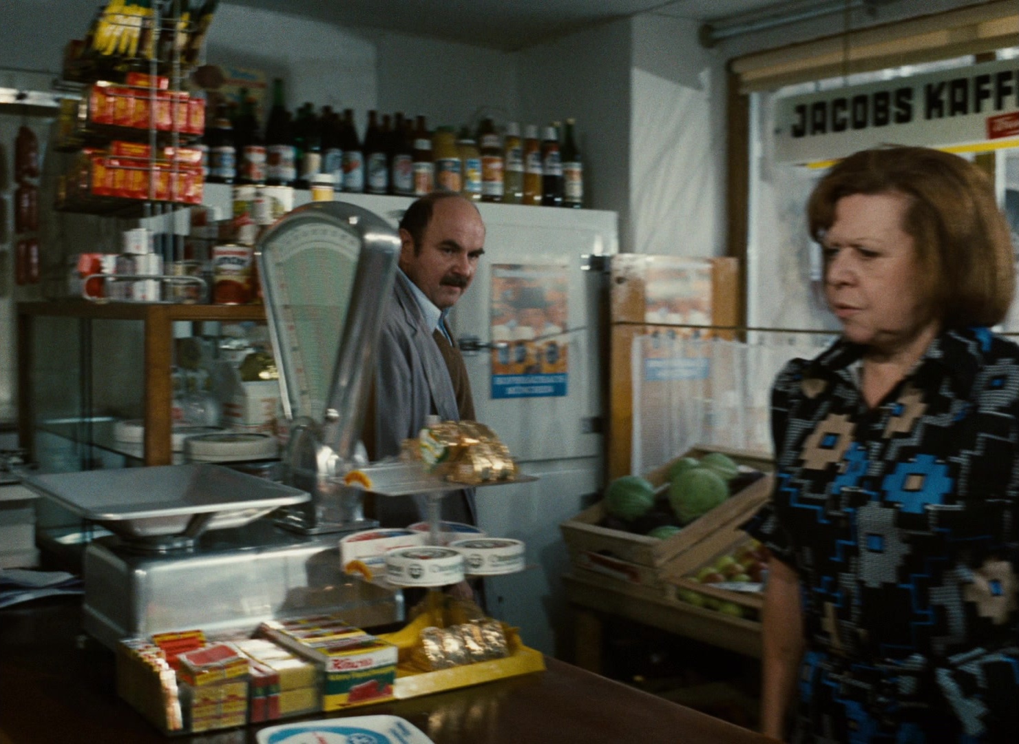 Angst essen Seele auf (1974), wide, 1.37:1 — film still