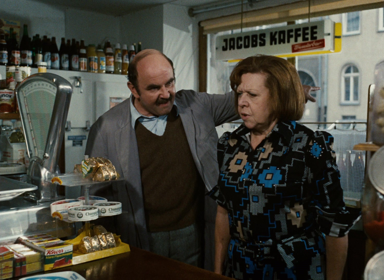Angst essen Seele auf (1974), wide, 1.37:1 — film still