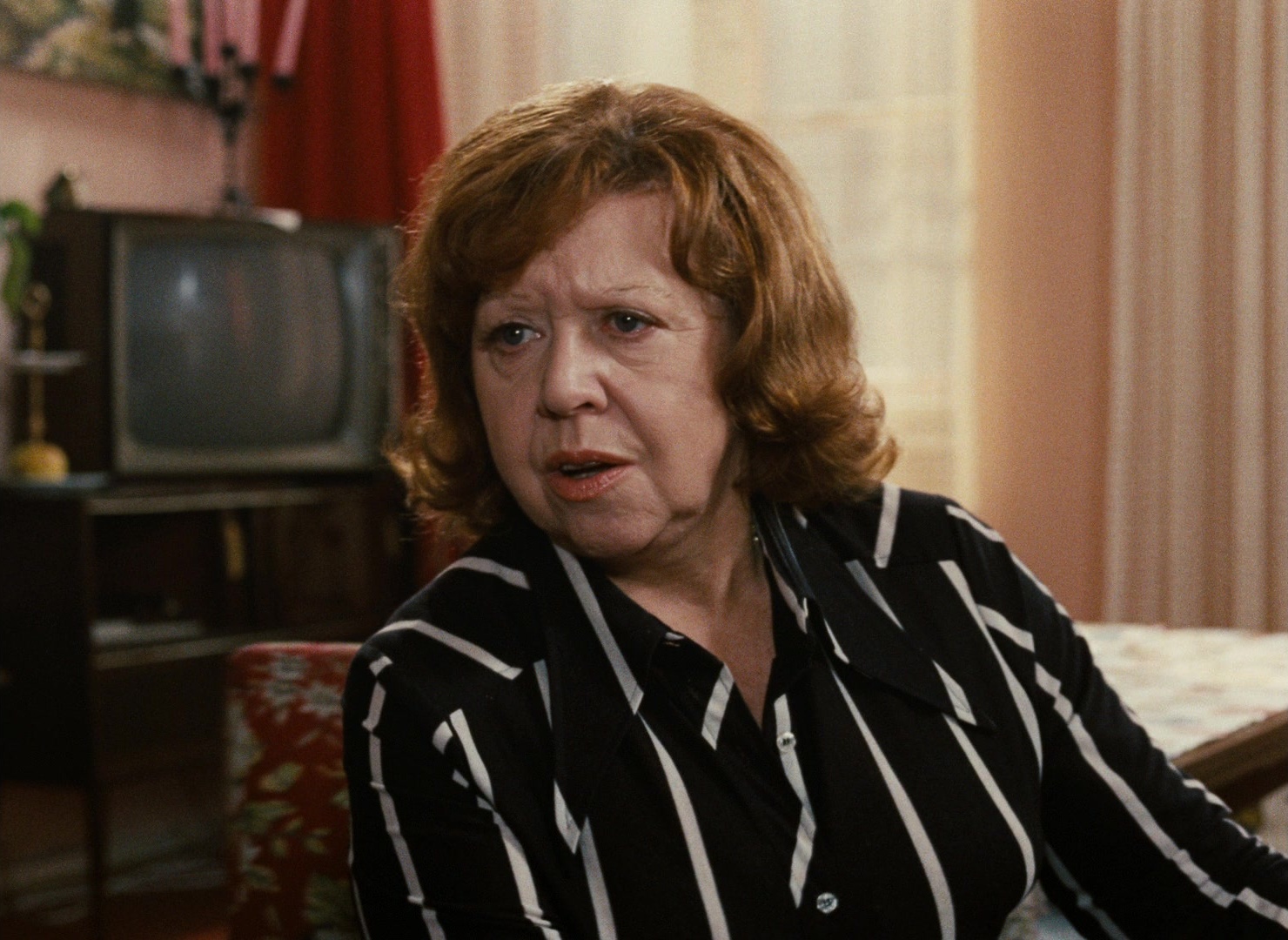 Angst essen Seele auf (1974), medium, 1.37:1 — film still