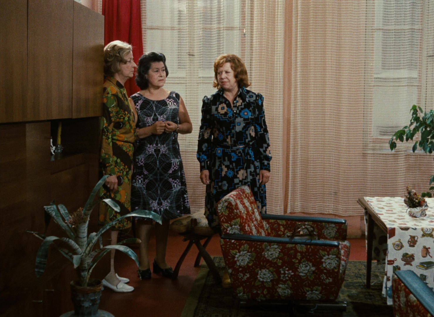 Angst essen Seele auf (1974), wide, 1.37:1 — film still