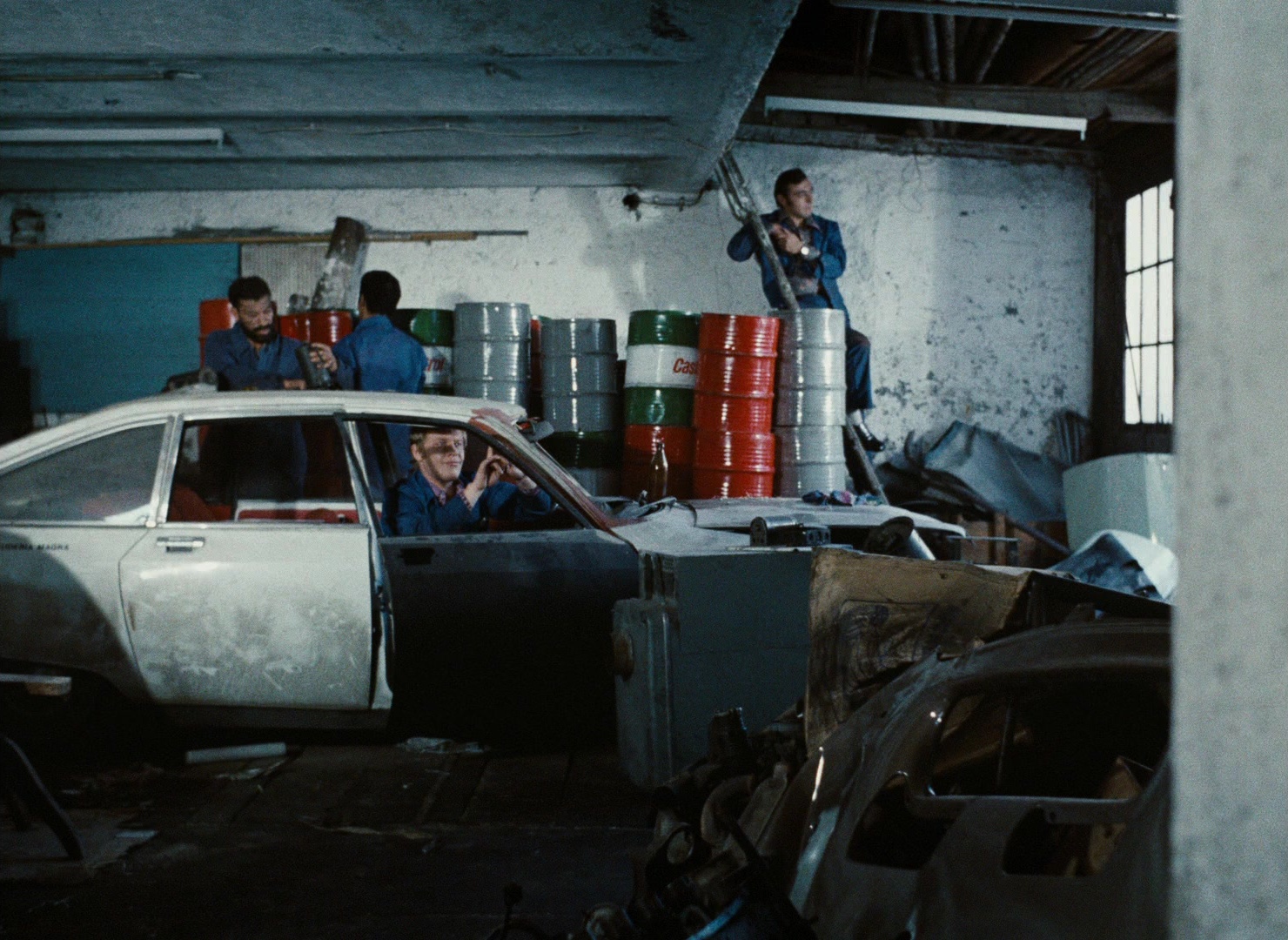 Angst essen Seele auf (1974), wide, 1.37:1 — film still