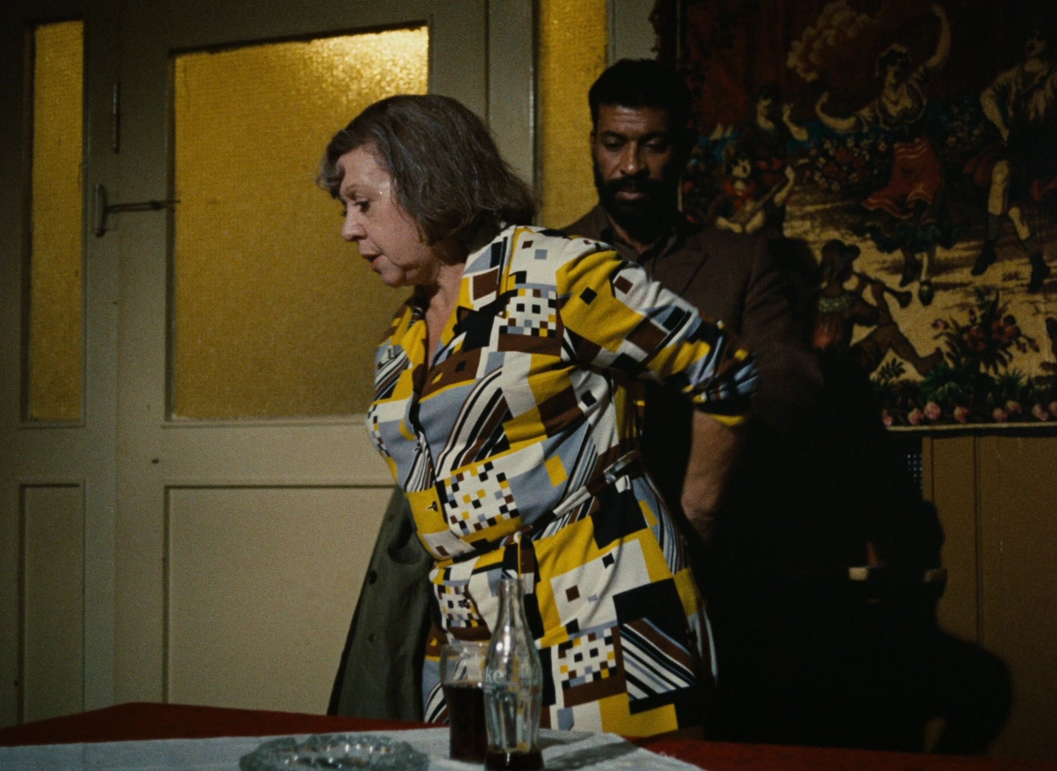 Angst essen Seele auf (1974), wide, 1.37:1 — film still