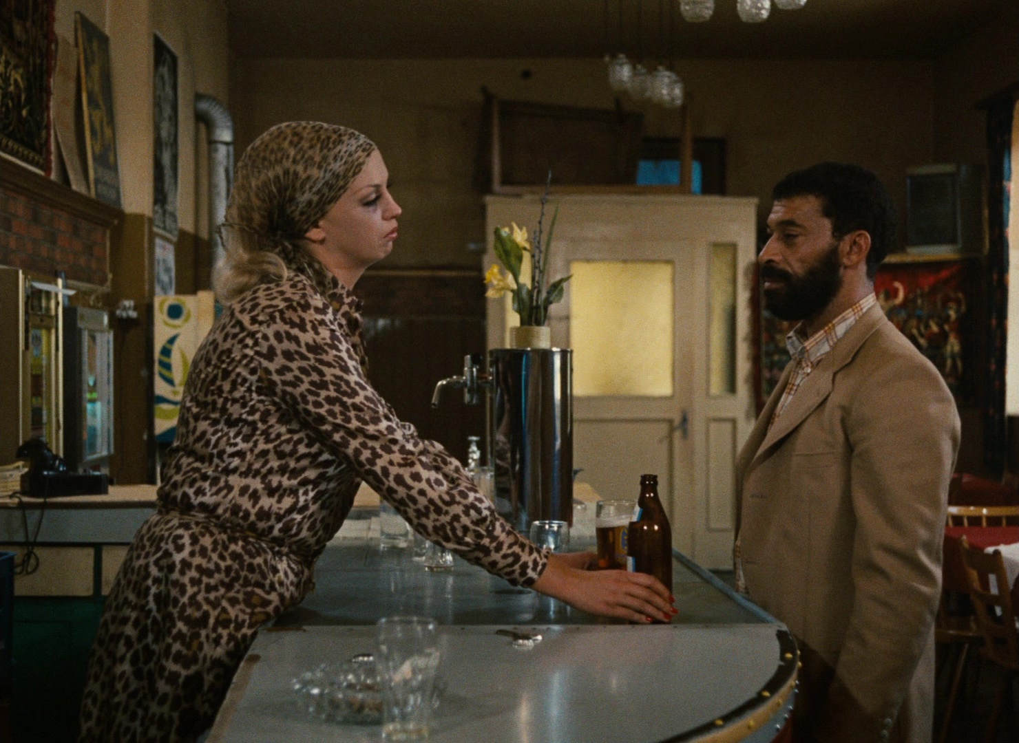 Angst essen Seele auf (1974), unknown, 1.37:1 — film still