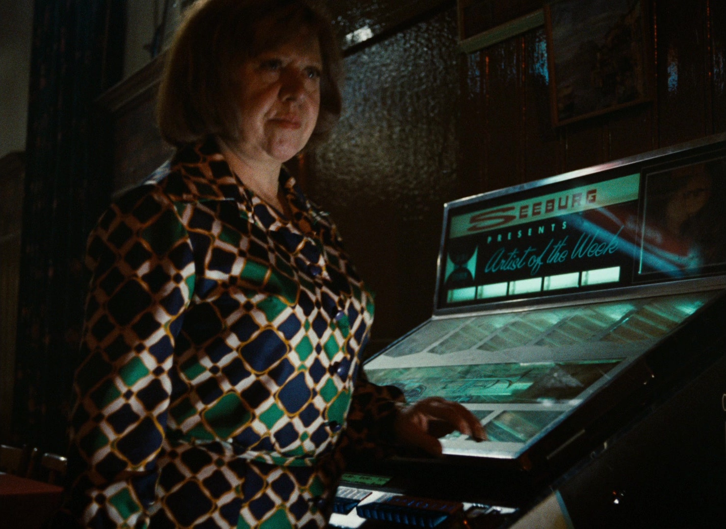 Angst essen Seele auf (1974), wide, 1.37:1 — film still