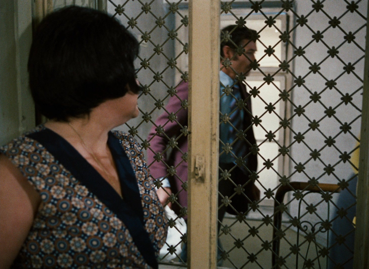 Angst essen Seele auf (1974), wide, 1.37:1 — film still