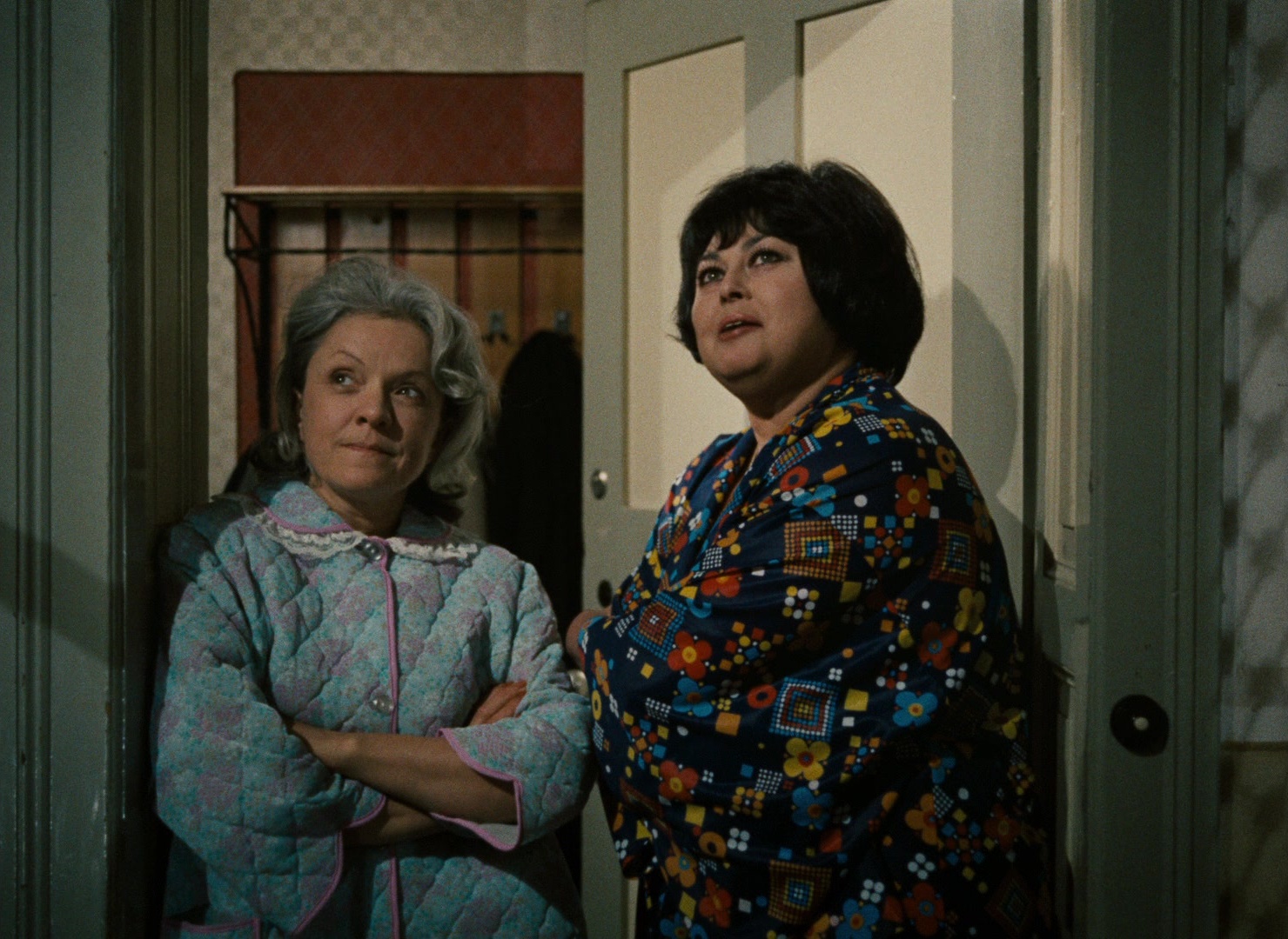 Angst essen Seele auf (1974), wide, 1.37:1 — film still