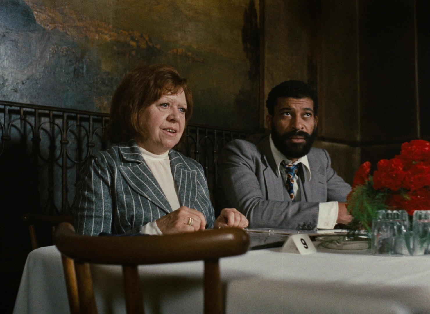 Angst essen Seele auf (1974), wide, 1.37:1 — film still