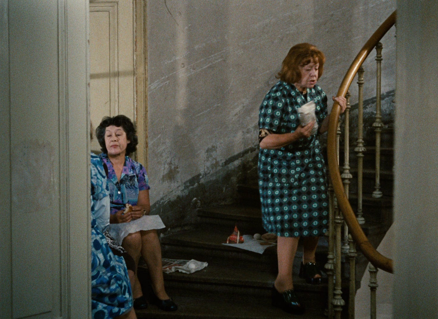 Angst essen Seele auf (1974), wide, 1.37:1 — film still