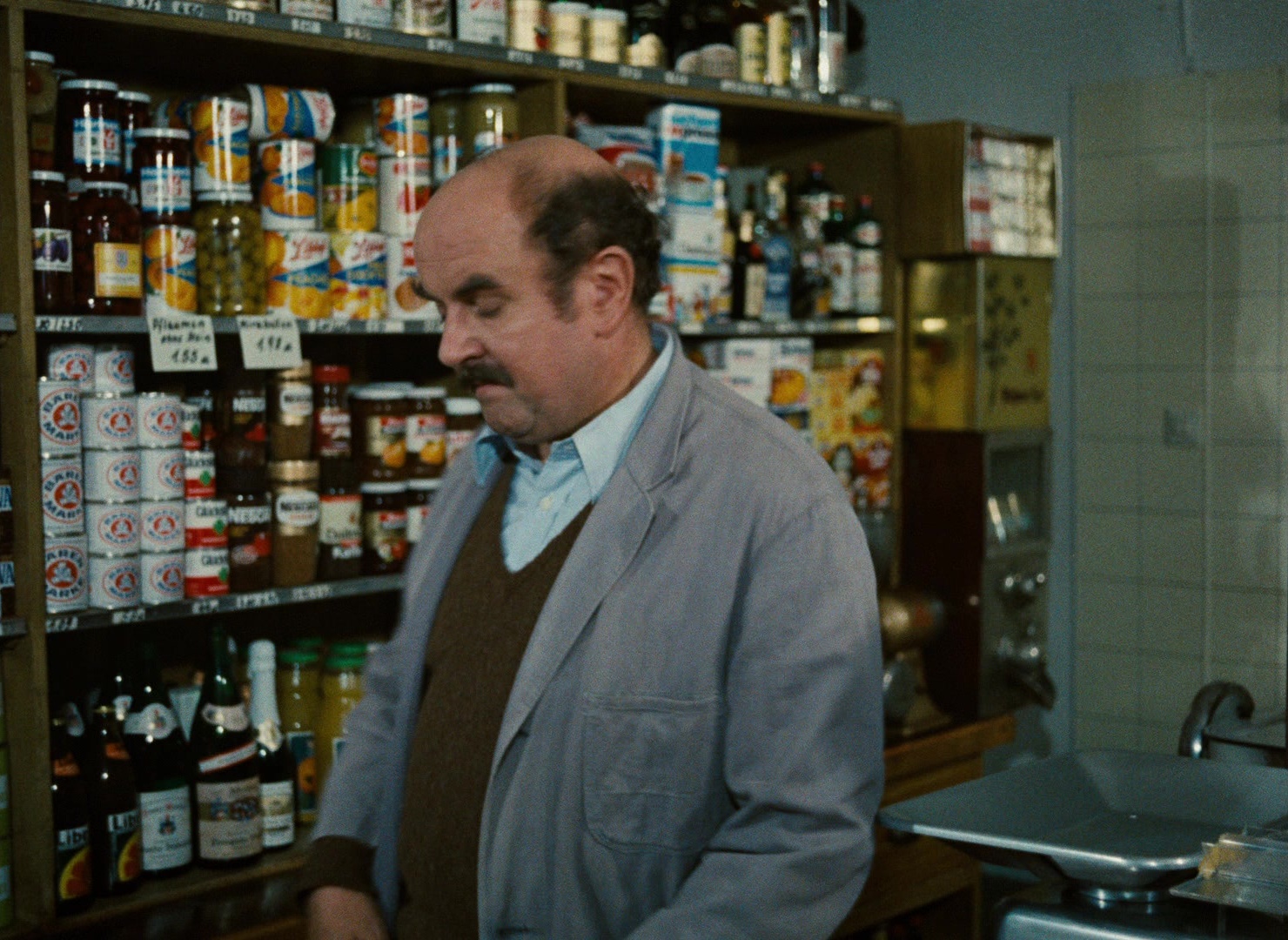 Angst essen Seele auf (1974), wide, 1.37:1 — film still