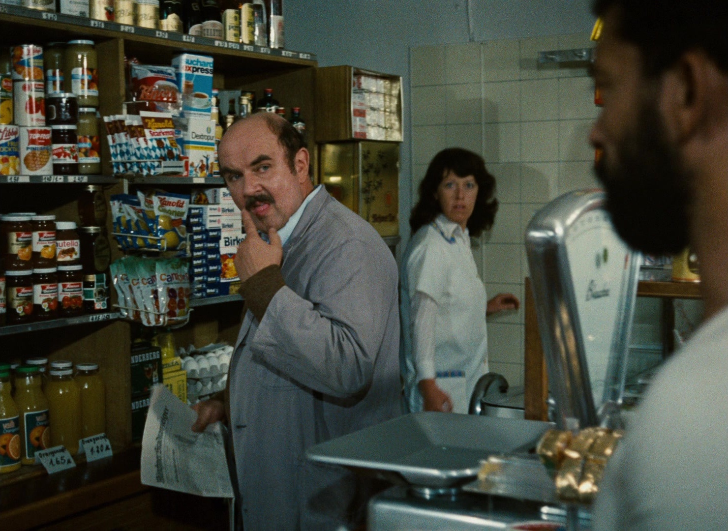 Angst essen Seele auf (1974), wide, 1.37:1 — film still
