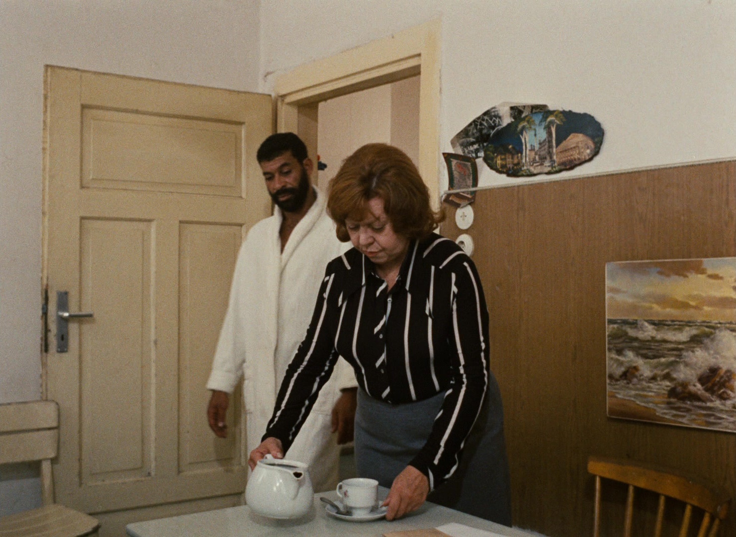 Angst essen Seele auf (1974), wide, 1.37:1 — film still