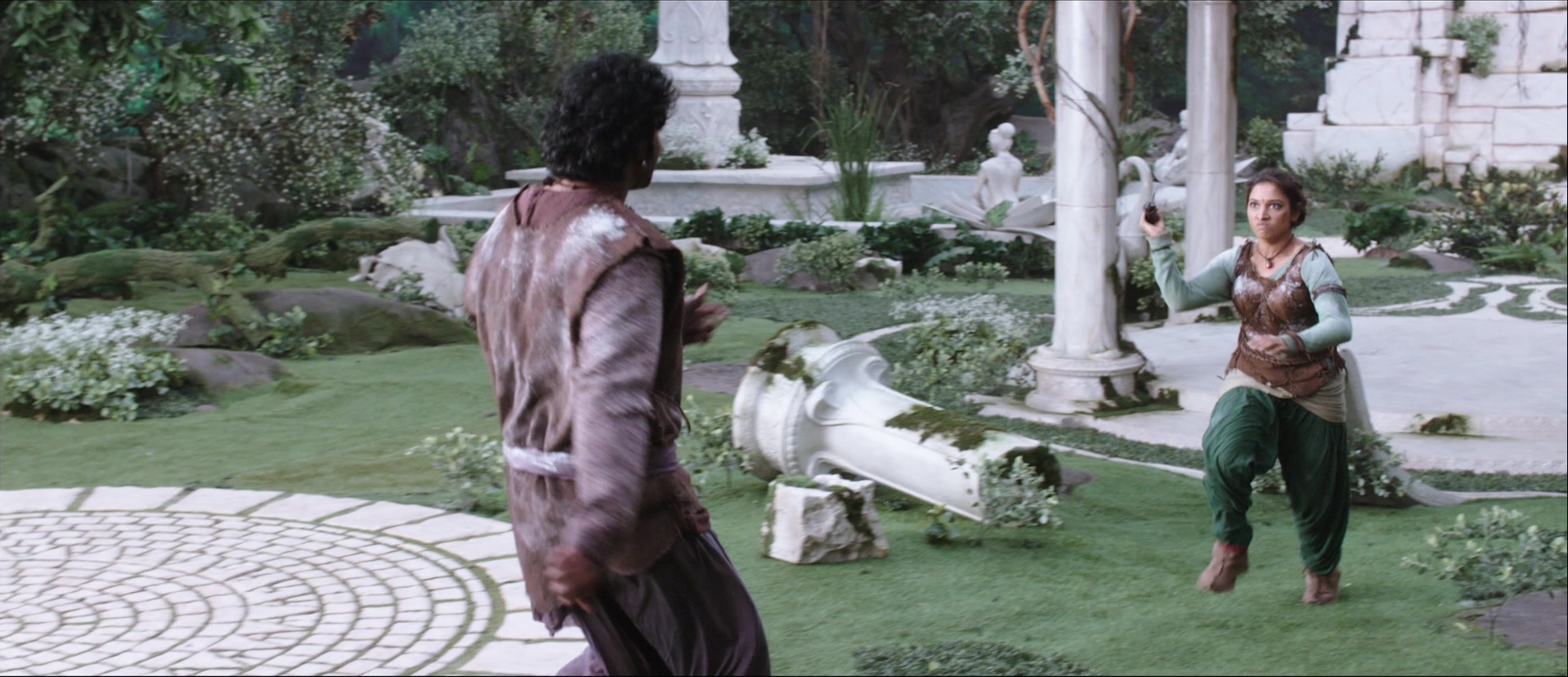 Bãhubali: The Beginning (2015), wide, 2.32:1 — film still
