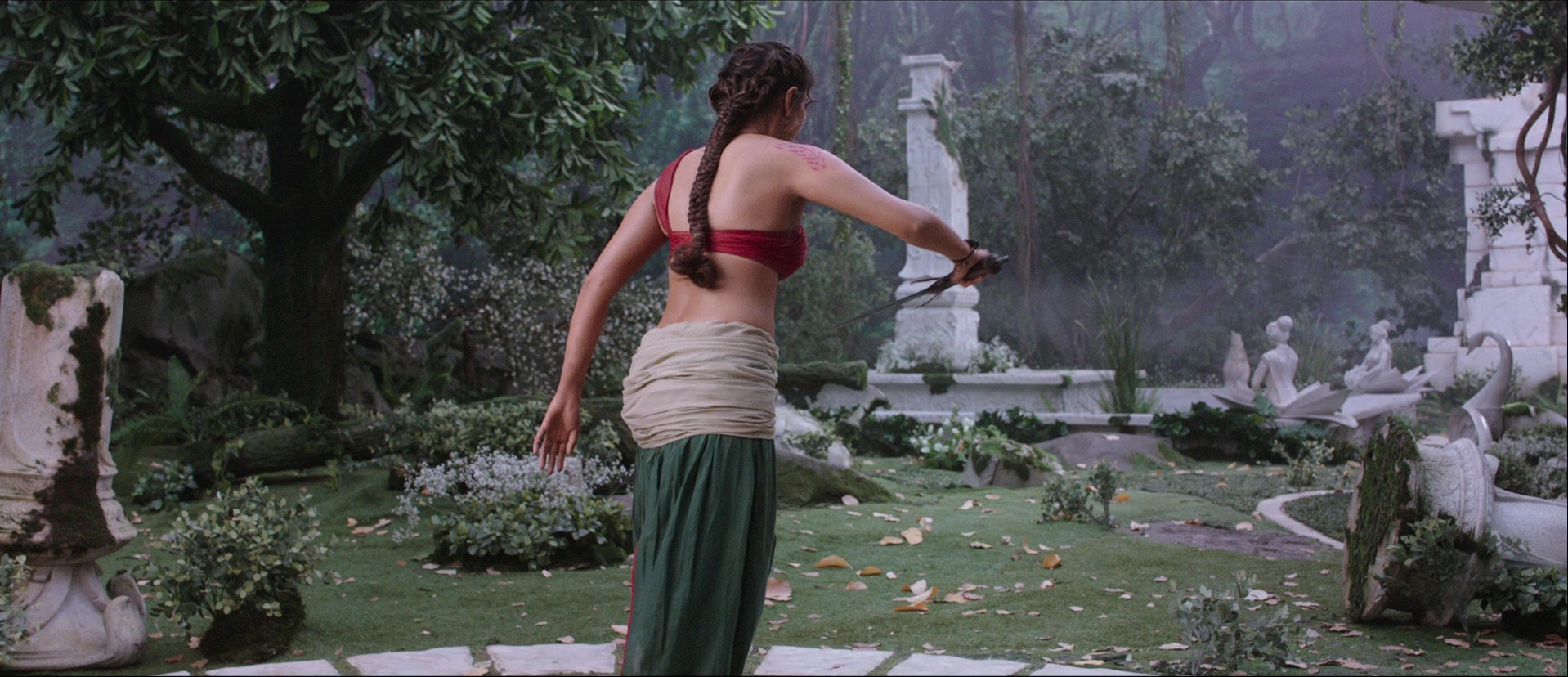 Bãhubali: The Beginning (2015), wide, 2.32:1 — film still