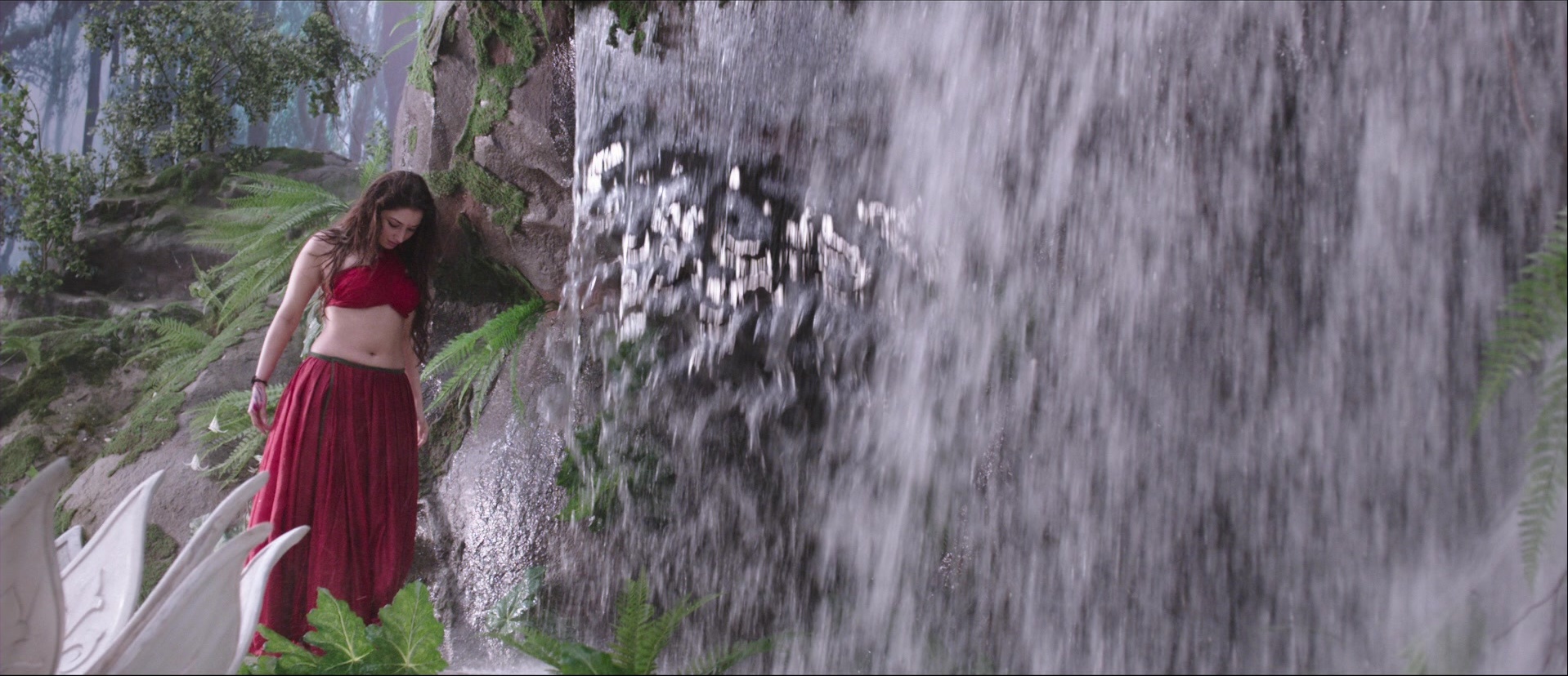 Bãhubali: The Beginning (2015), wide, 2.32:1 — film still