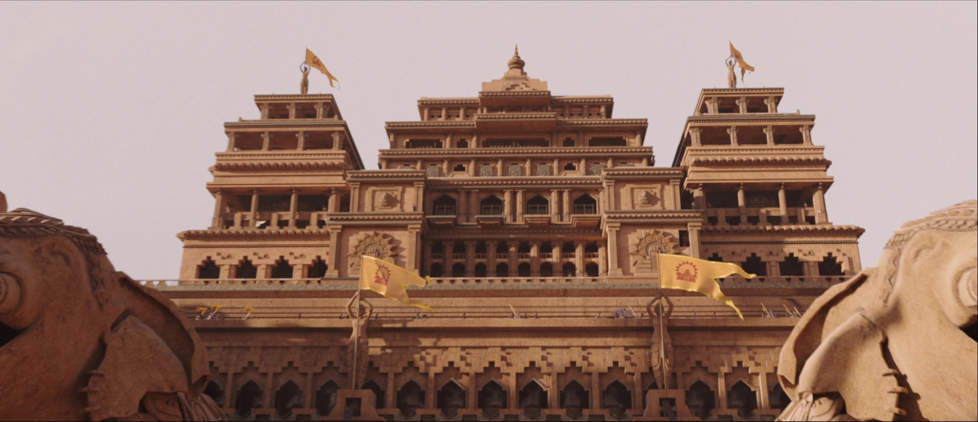 Bãhubali: The Beginning (2015), wide, 2.32:1 — film still