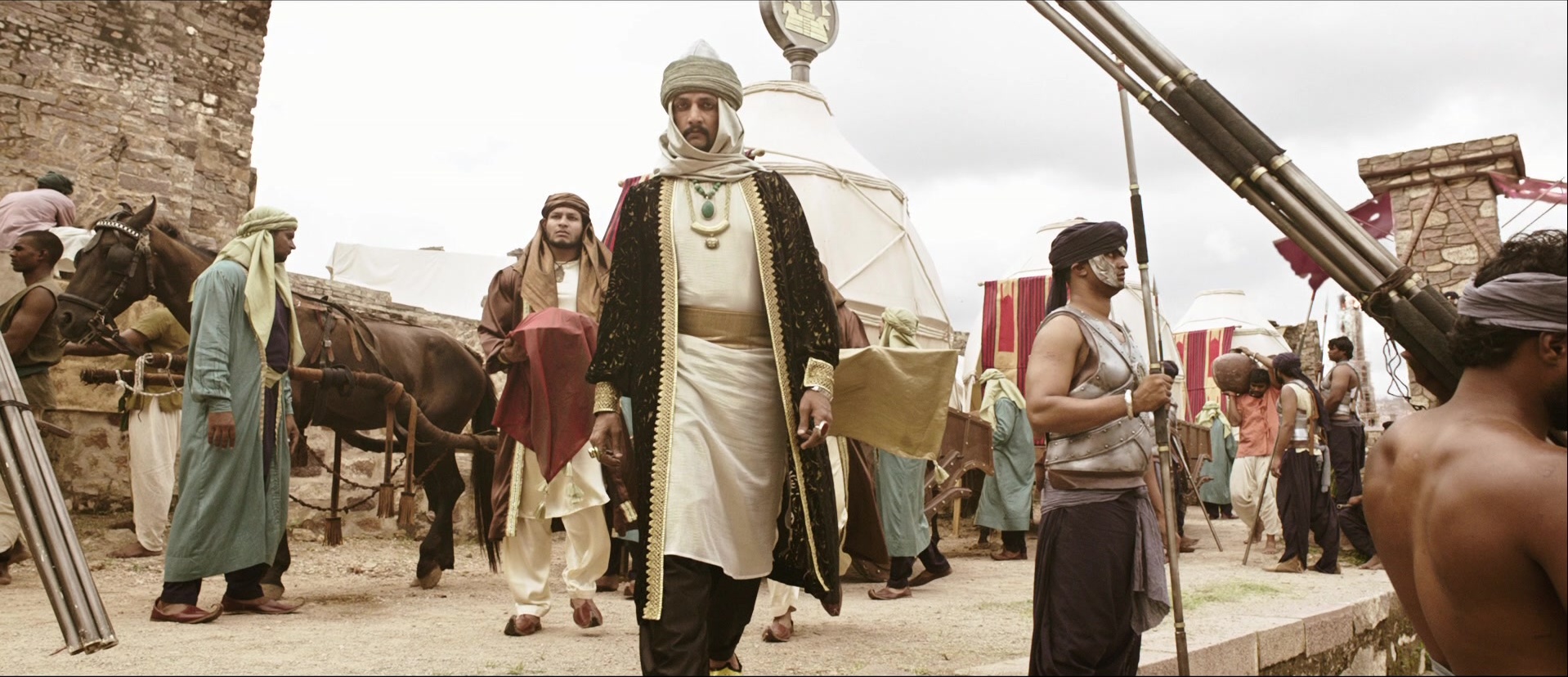 Bãhubali: The Beginning (2015), wide, 2.32:1 — film still