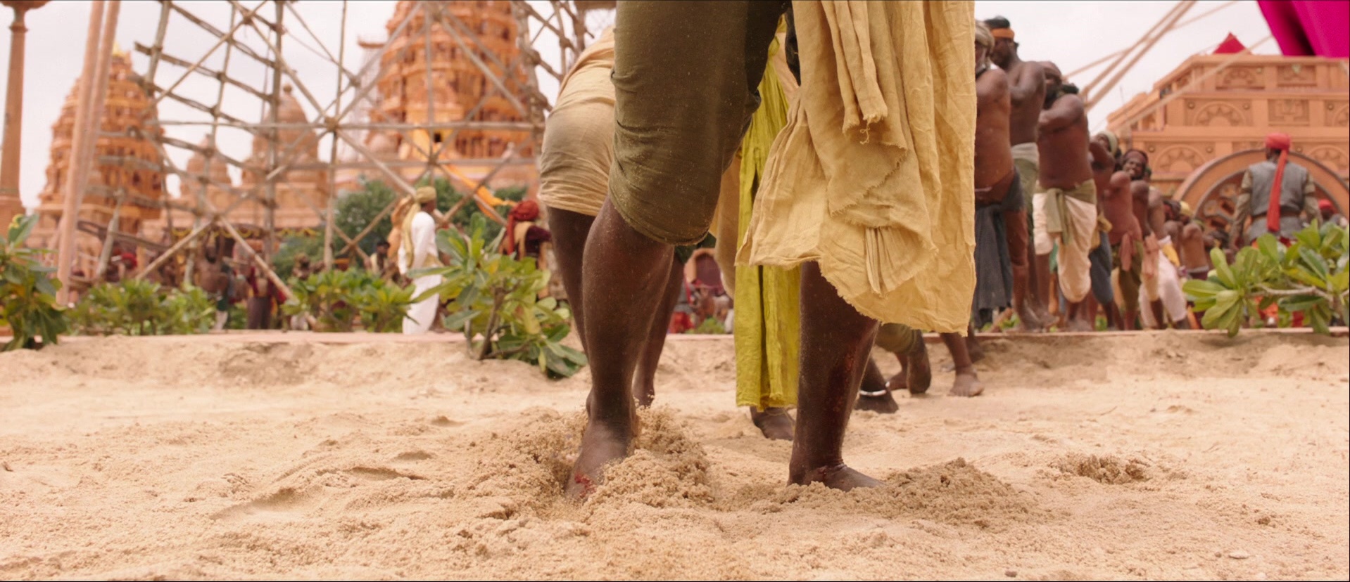 Bãhubali: The Beginning (2015), wide, 2.32:1 — film still
