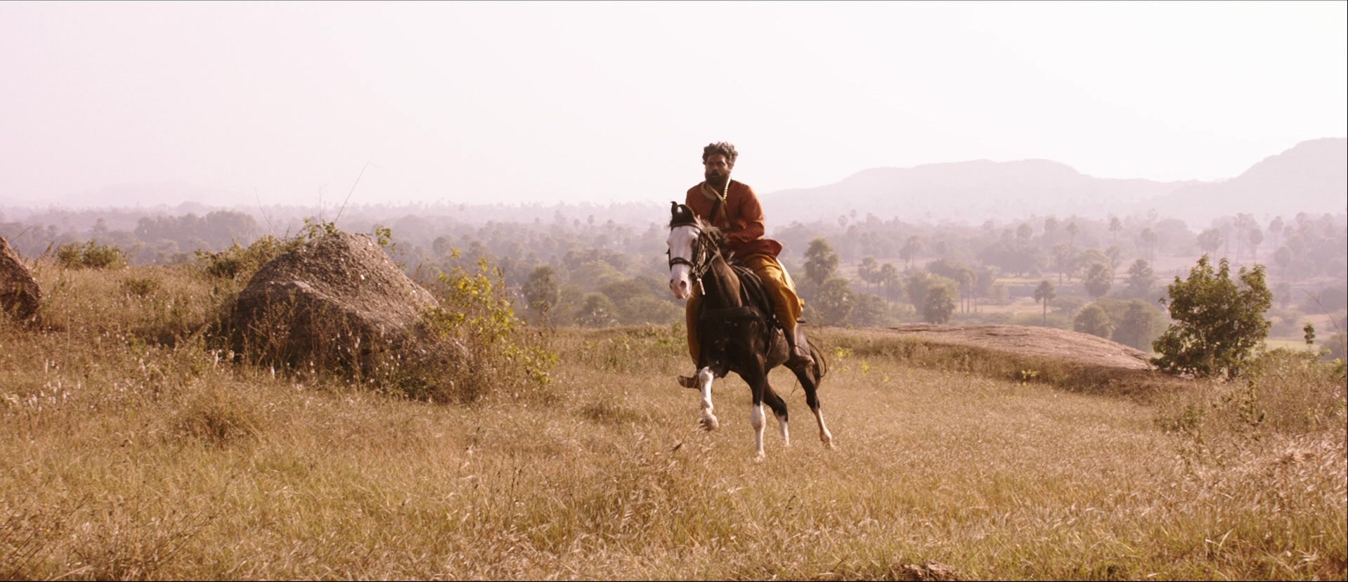 Bãhubali: The Beginning (2015), wide, 2.32:1 — film still