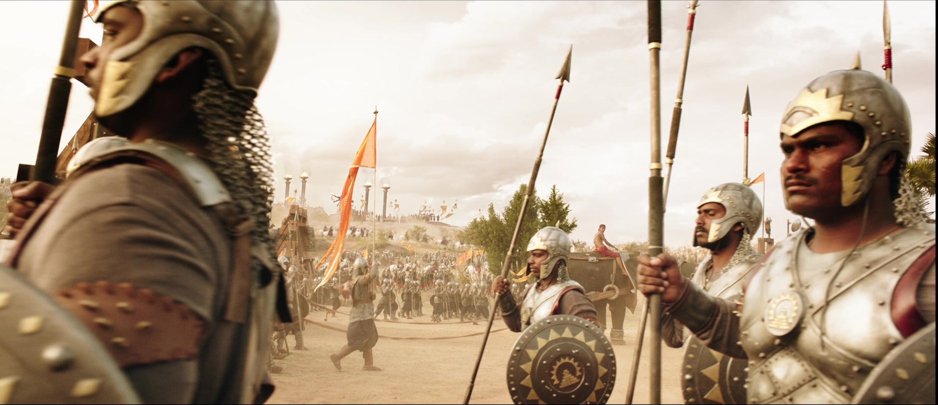Bãhubali: The Beginning (2015), wide, 2.32:1 — film still