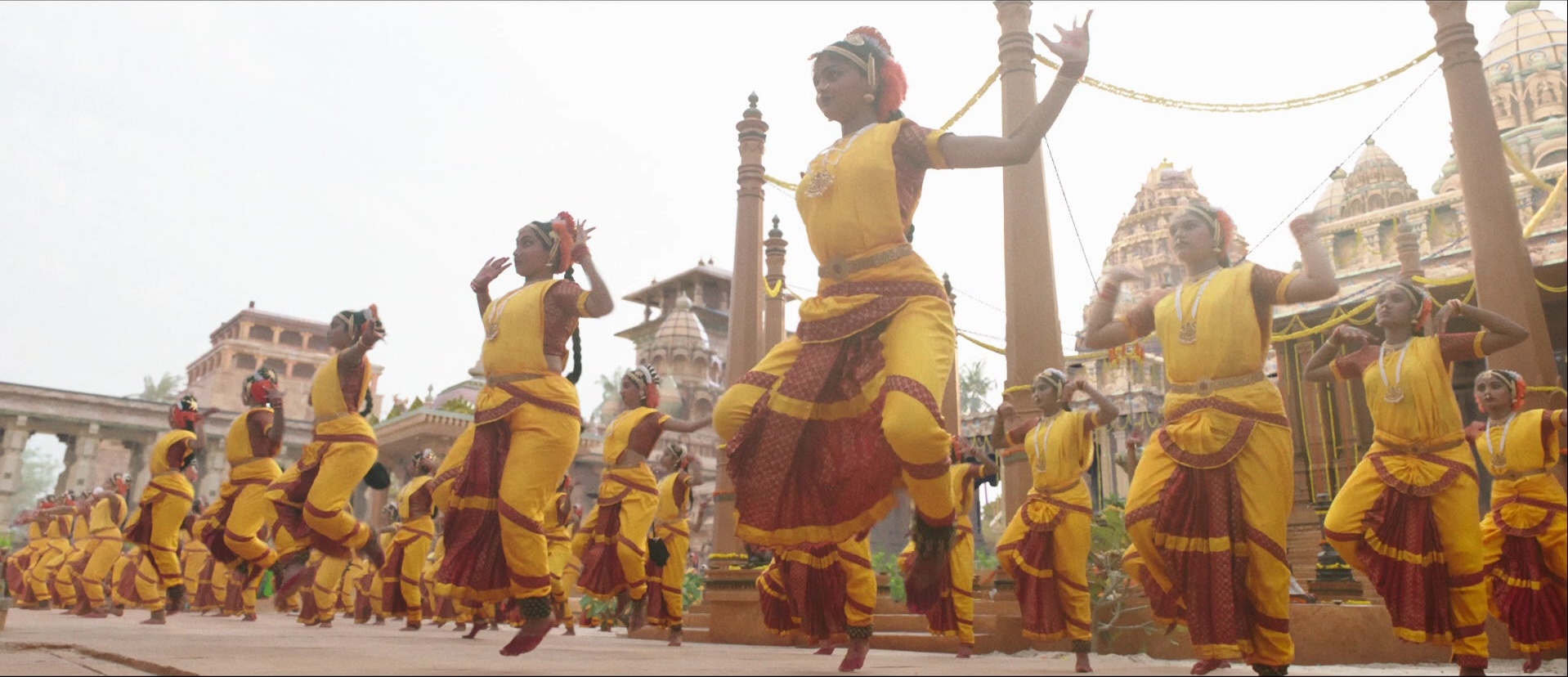 Bãhubali: The Beginning (2015), wide, 2.32:1 — film still