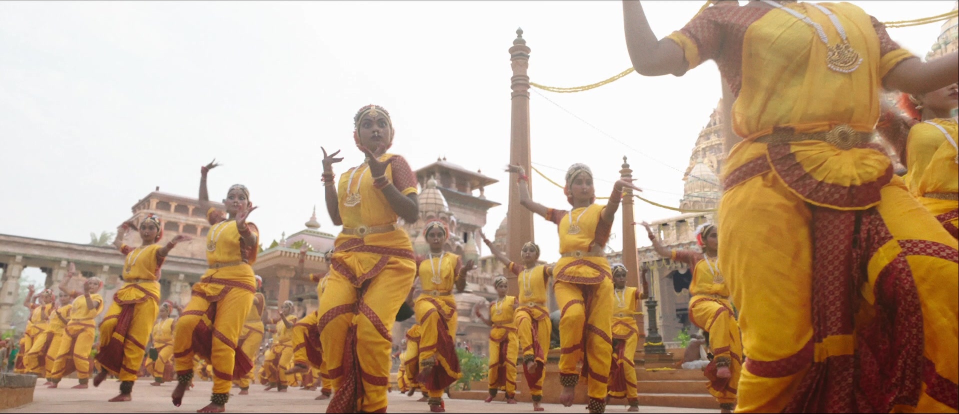 Bãhubali: The Beginning (2015), wide, 2.32:1 — film still