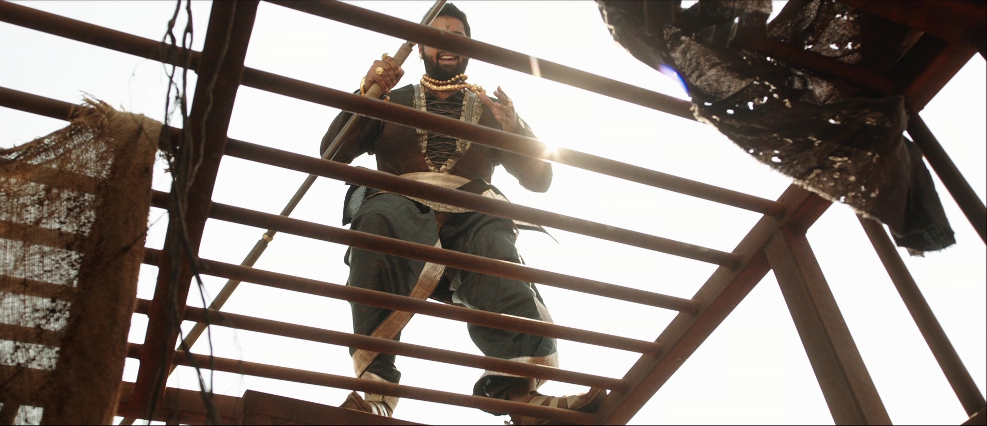 Bãhubali: The Beginning (2015), wide, 2.32:1 — film still