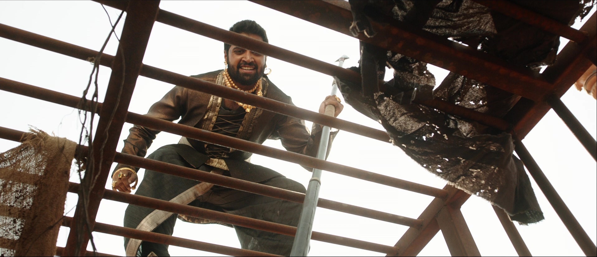 Bãhubali: The Beginning (2015), wide, 2.32:1 — film still