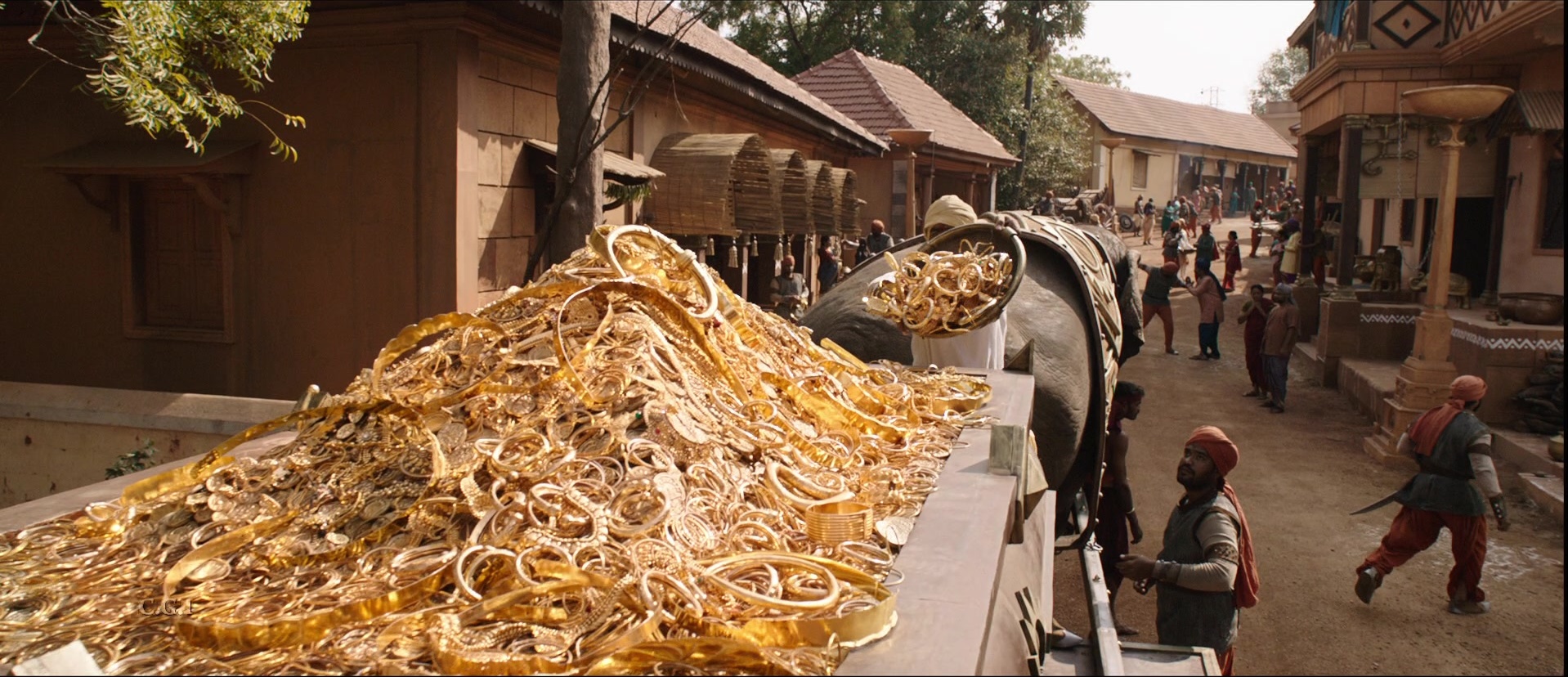 Bãhubali: The Beginning (2015), wide, 2.32:1 — film still