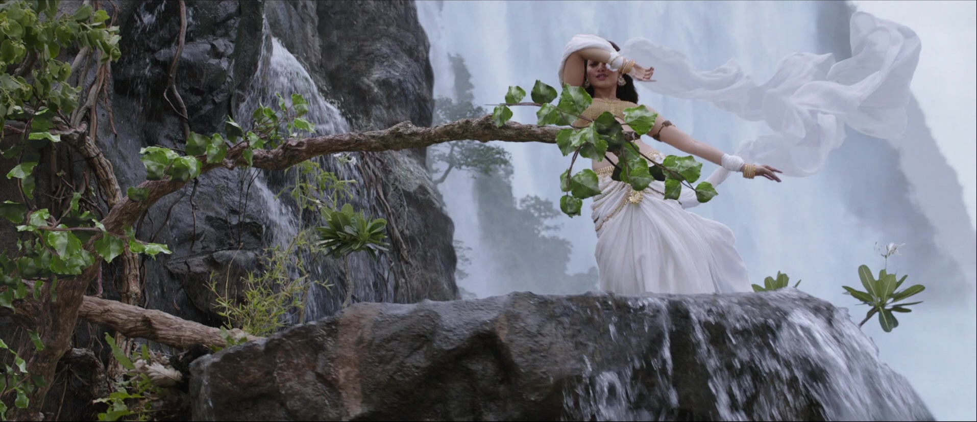 Bãhubali: The Beginning (2015), wide, 2.31:1 — film still