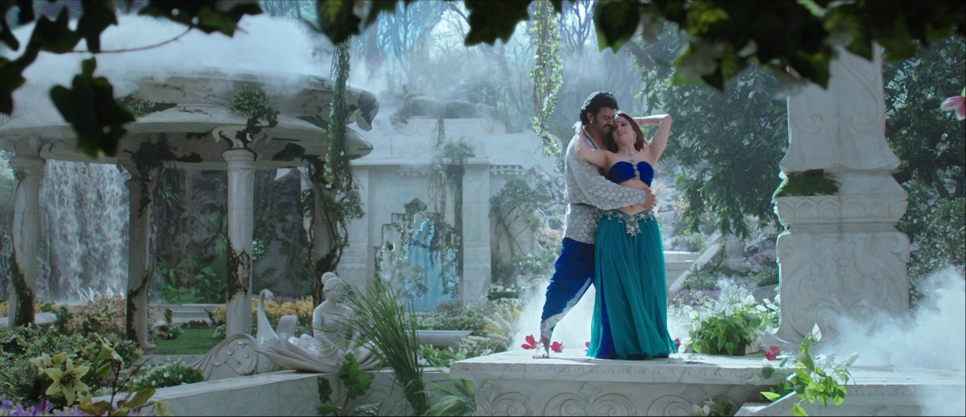 Bãhubali: The Beginning (2015), wide, 2.32:1 — film still