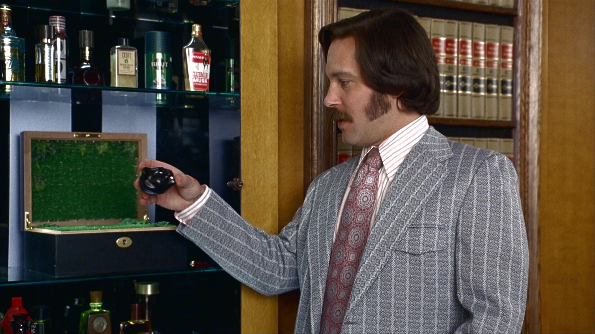 Anchorman: The Legend of Ron Burgundy (2004), wide, 1.78:1 — film still