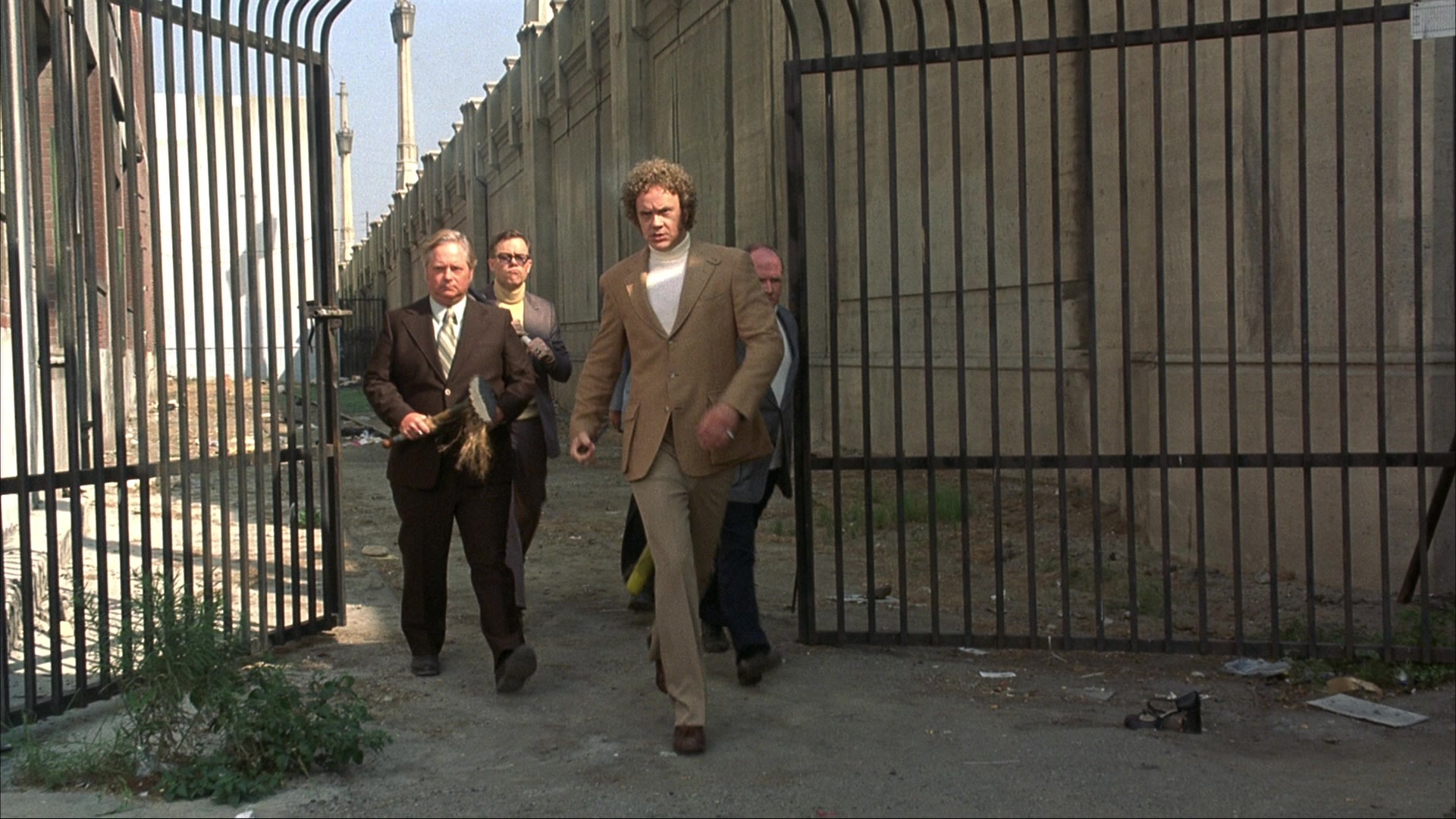 Anchorman: The Legend of Ron Burgundy (2004), wide, 1.78:1 — film still