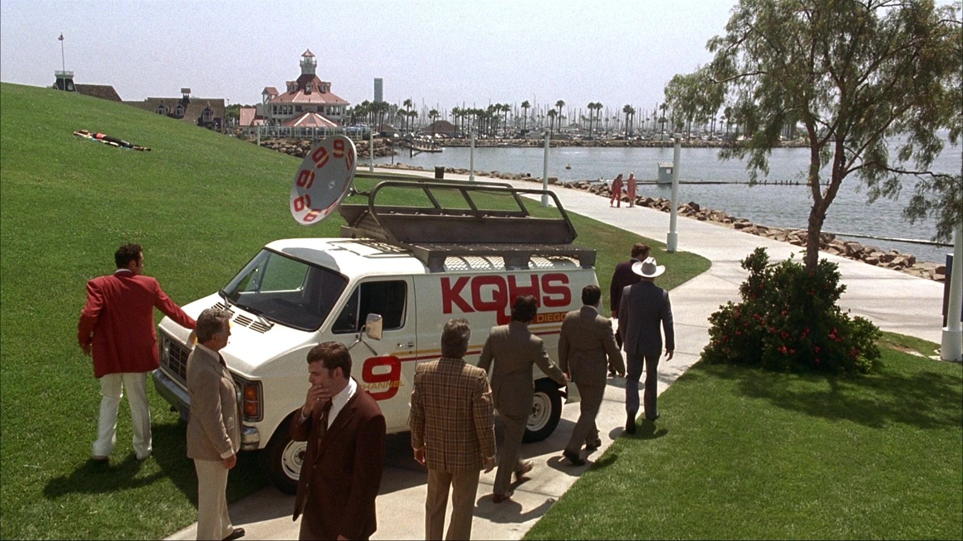 Anchorman: The Legend of Ron Burgundy (2004), wide, 1.78:1 — film still
