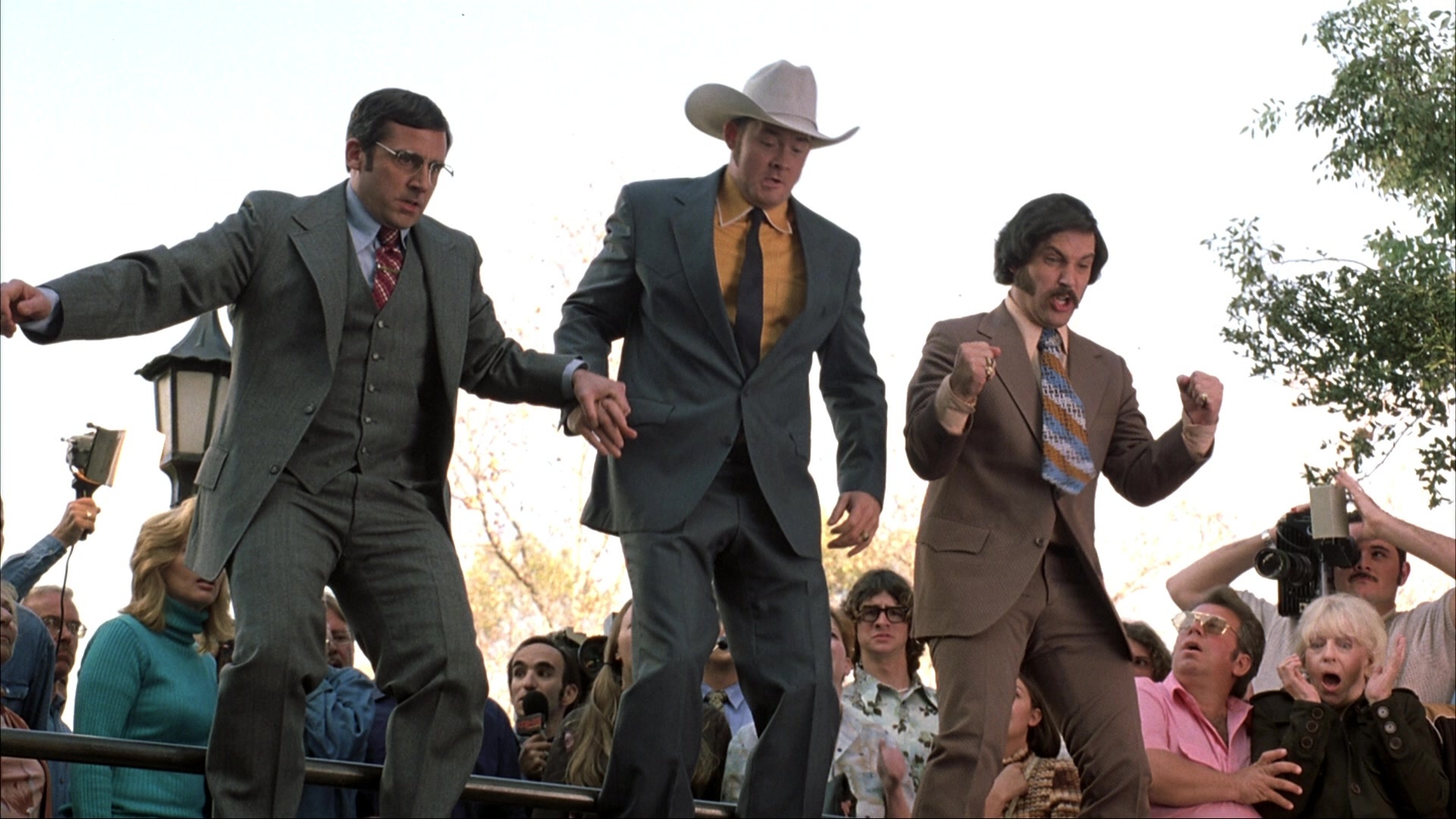Anchorman: The Legend of Ron Burgundy (2004), wide, 1.78:1 — film still