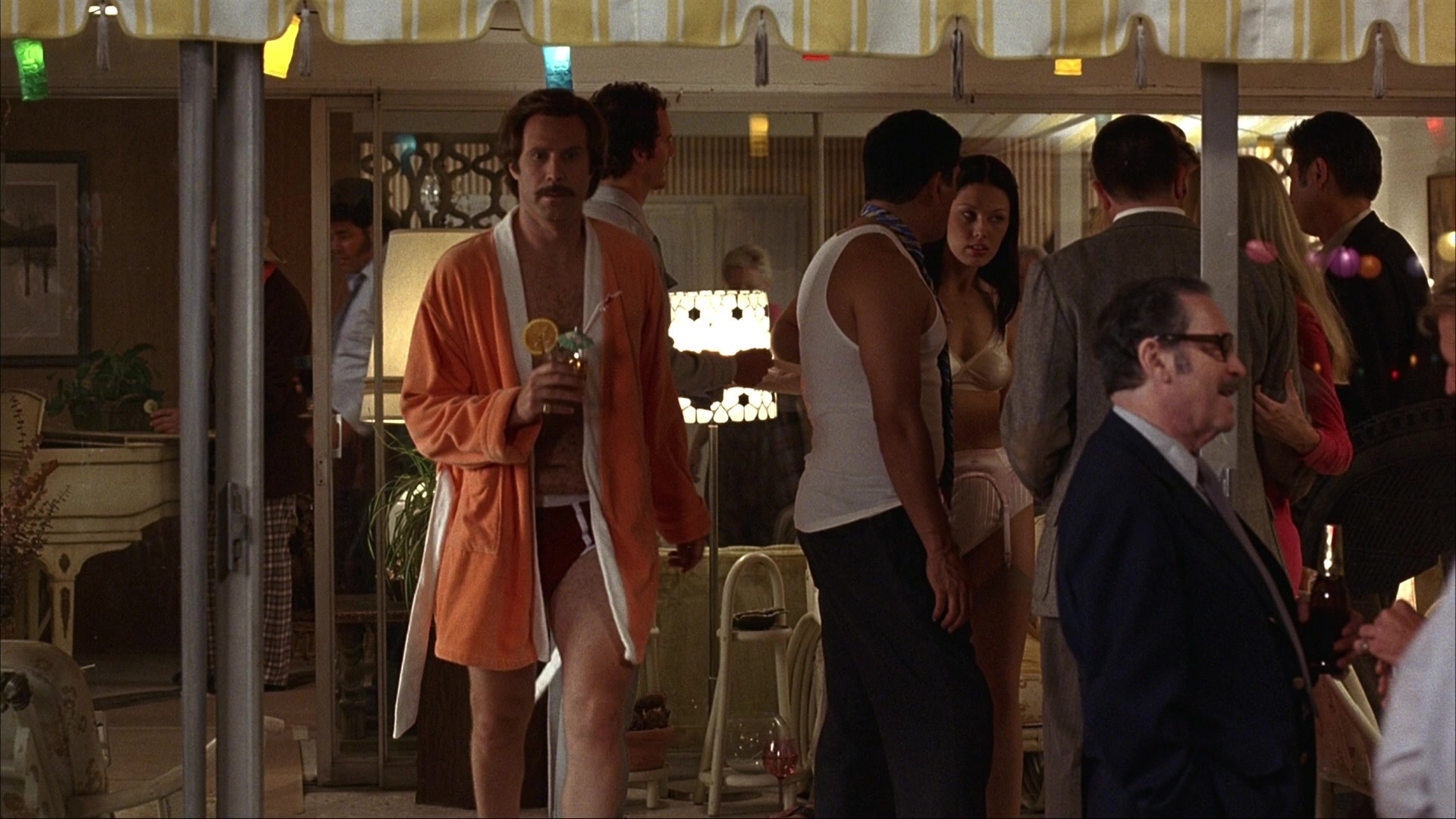 Anchorman: The Legend of Ron Burgundy (2004), wide, 1.78:1 — film still