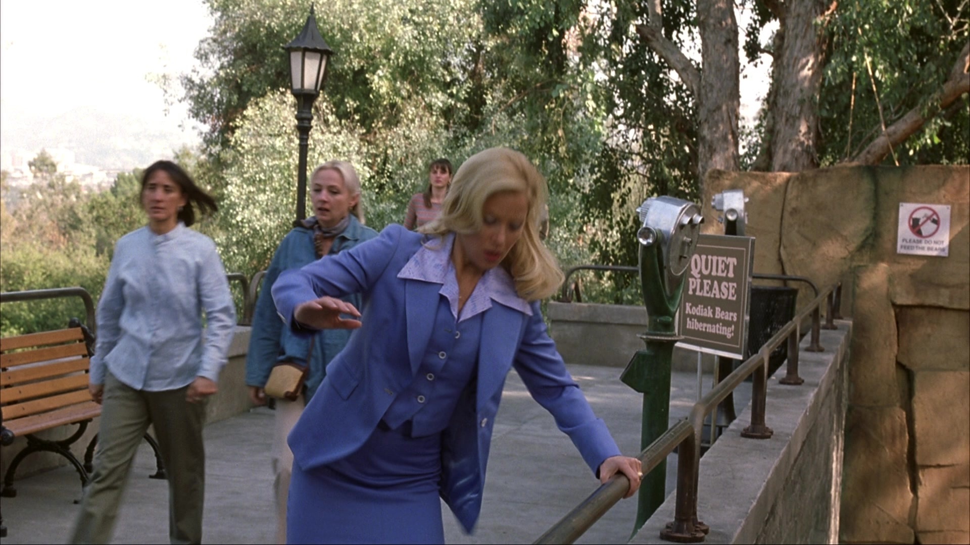 Anchorman: The Legend of Ron Burgundy (2004), wide, 1.78:1 — film still