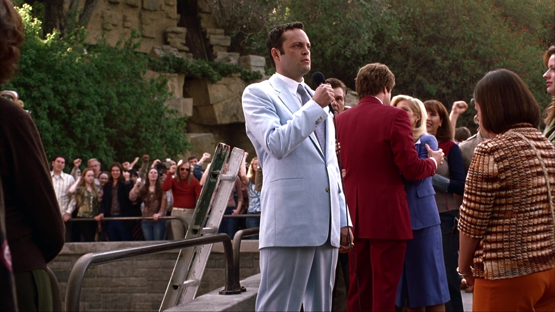 Anchorman: The Legend of Ron Burgundy (2004), wide, 1.78:1 — film still