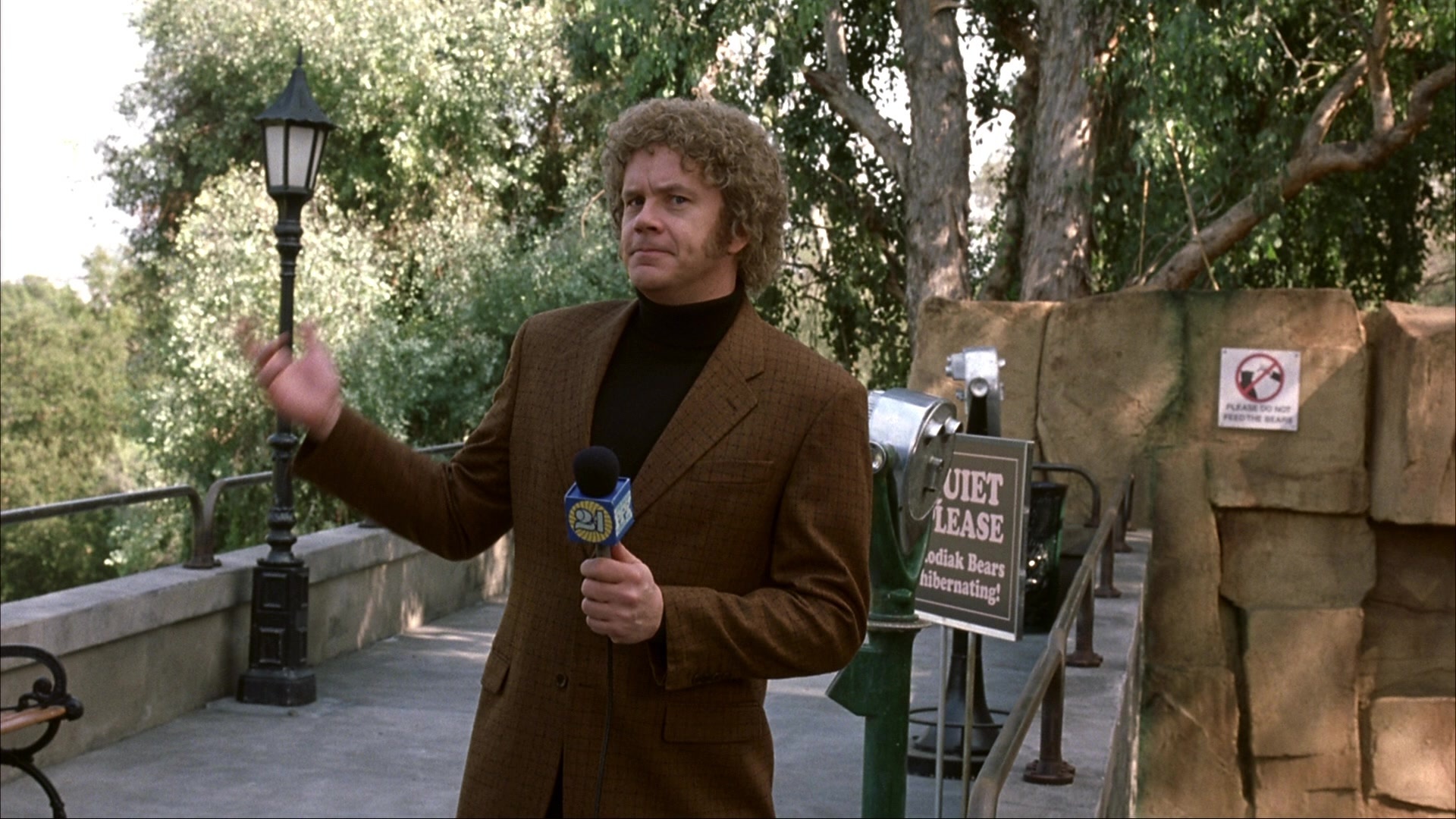 Anchorman: The Legend of Ron Burgundy (2004), wide, 1.78:1 — film still