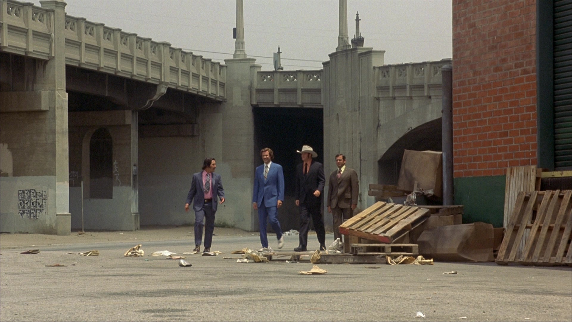 Anchorman: The Legend of Ron Burgundy (2004), wide, 1.78:1 — film still