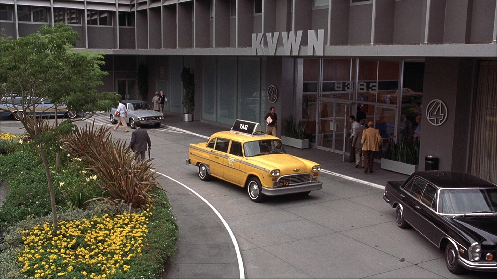Anchorman: The Legend of Ron Burgundy (2004), wide, 1.78:1 — film still
