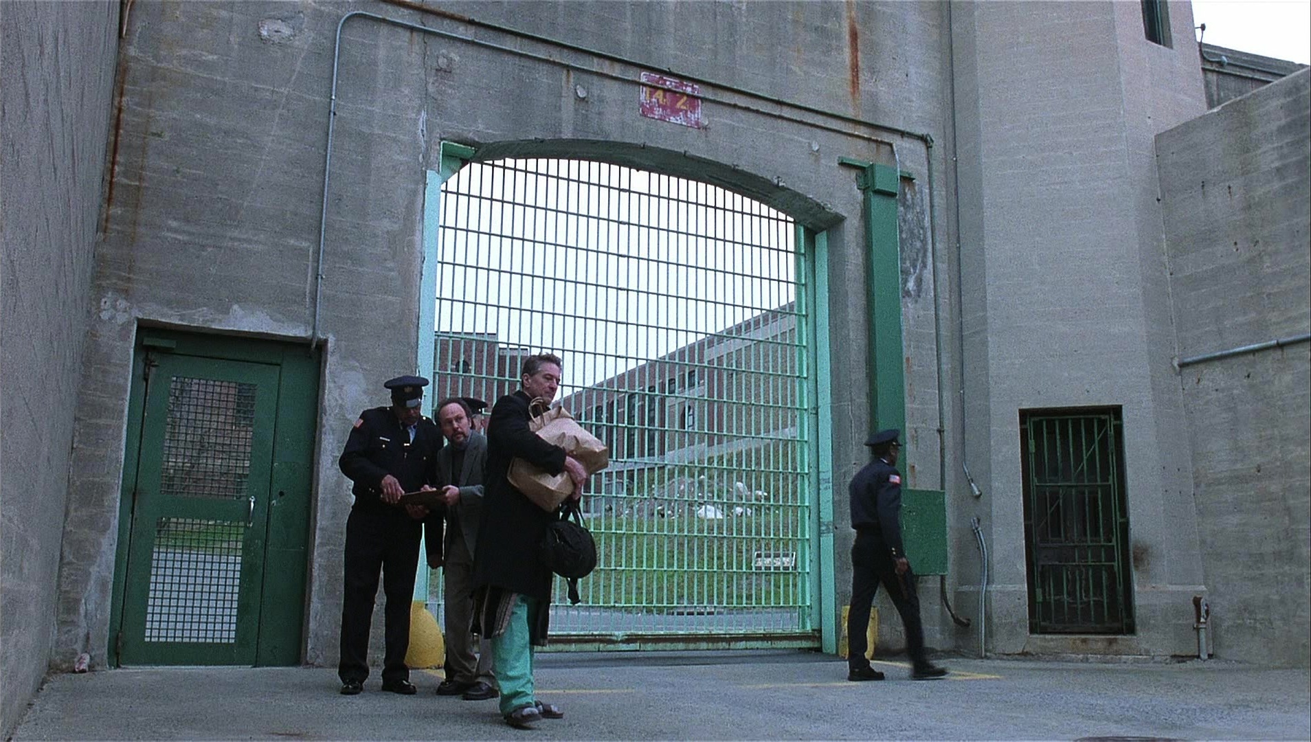 Analyze That (2002), wide, 1.77:1 — film still